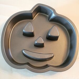 Wilton Non-Stick Pumpkin Cake Pan